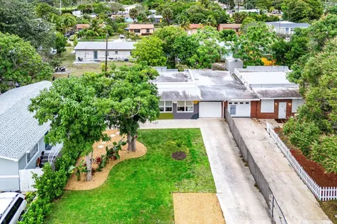 709 SW 9th Court Delray Beach FL 33444