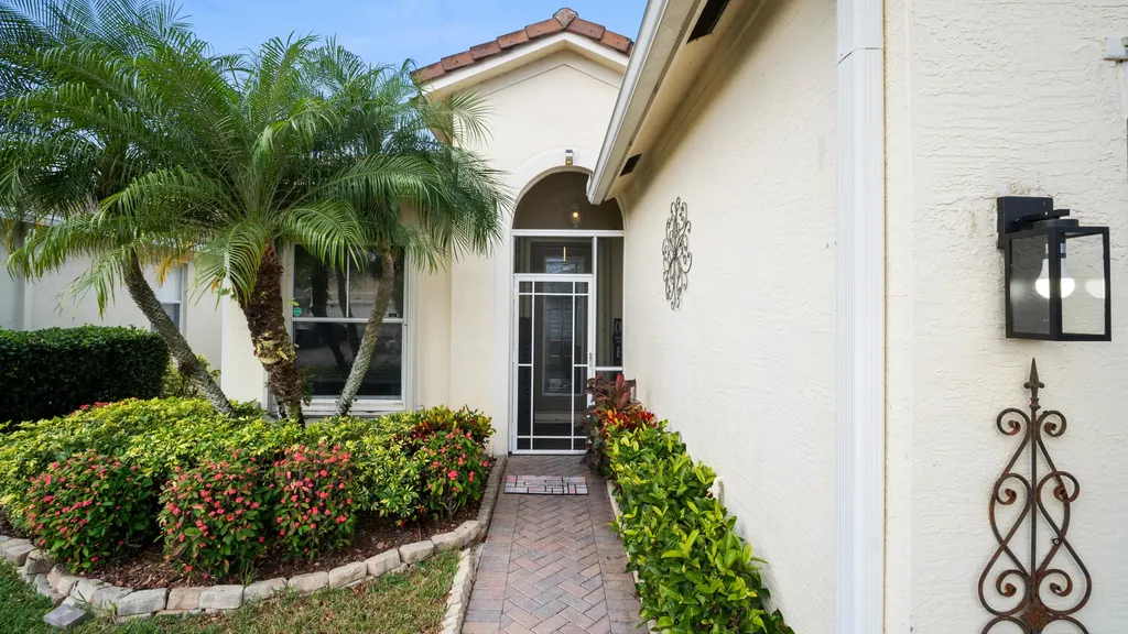 222 SW Manatee Springs Way Port St Lucie FL 34986
