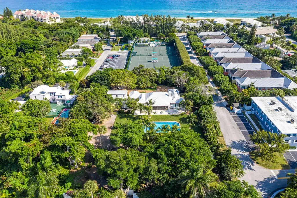 1008 N Ocean Boulevard Gulf Stream FL 33483