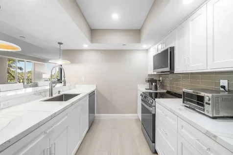 100 SE 5th Avenue Boca Raton FL 33432