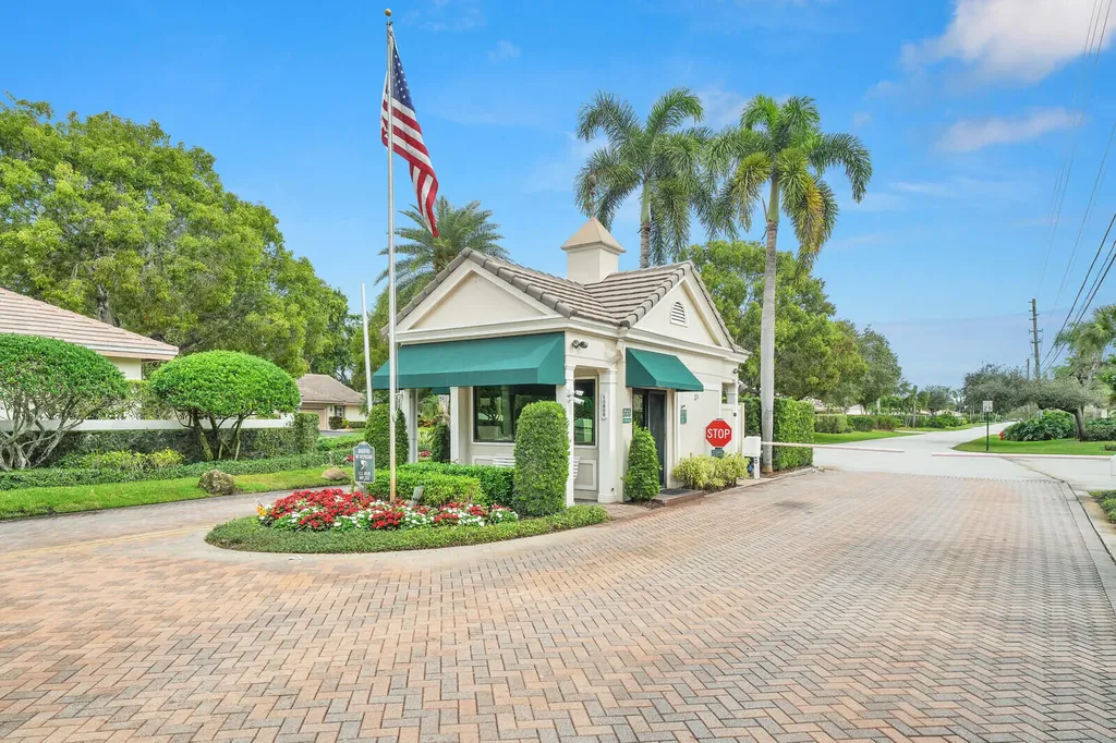 10539 Pine Tree Terrace Boynton Beach FL 33436