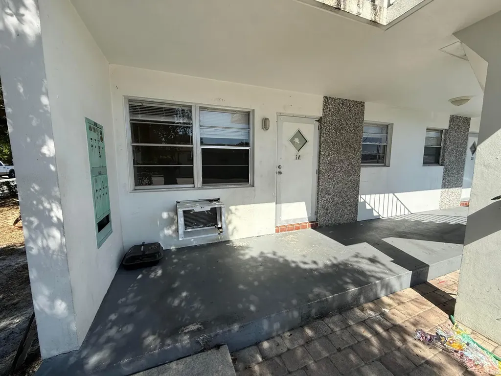602 N H Street Lake Worth Beach FL 33460