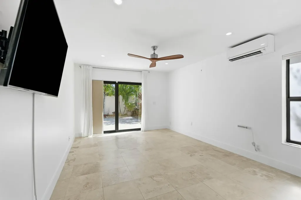 1484 Via Del Sol Jupiter FL 33477