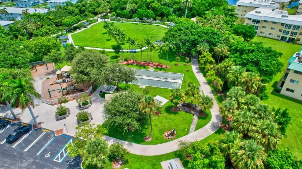 23 Colonial Club Drive Boynton Beach FL 33435