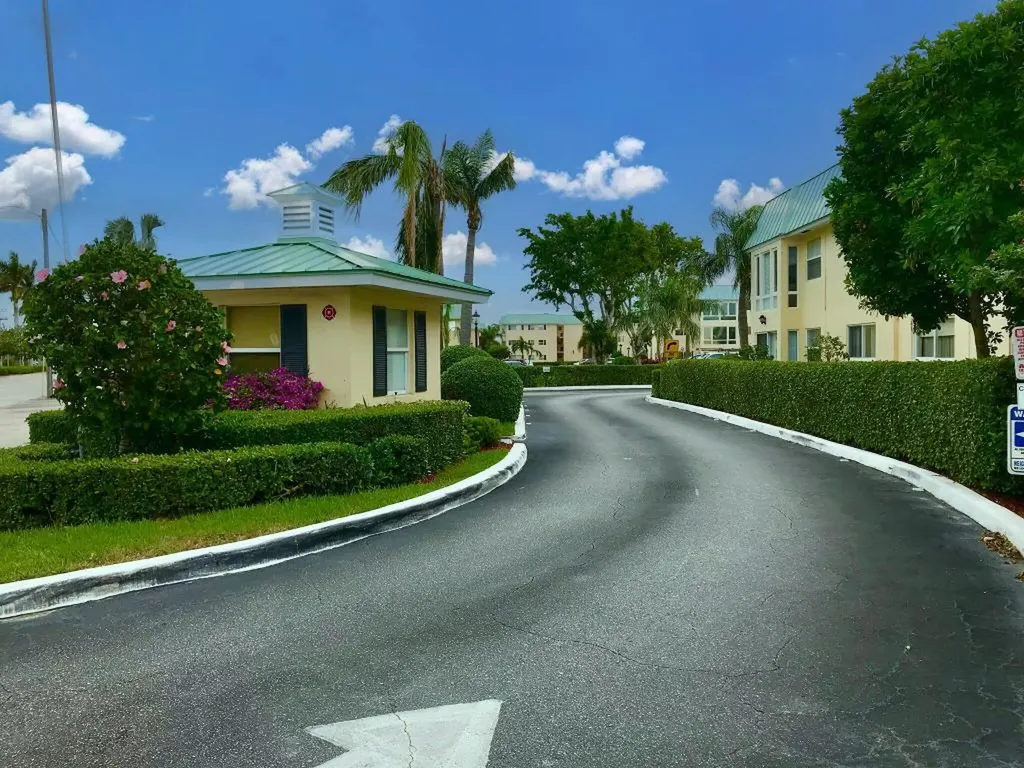 23 Colonial Club Drive Boynton Beach FL 33435