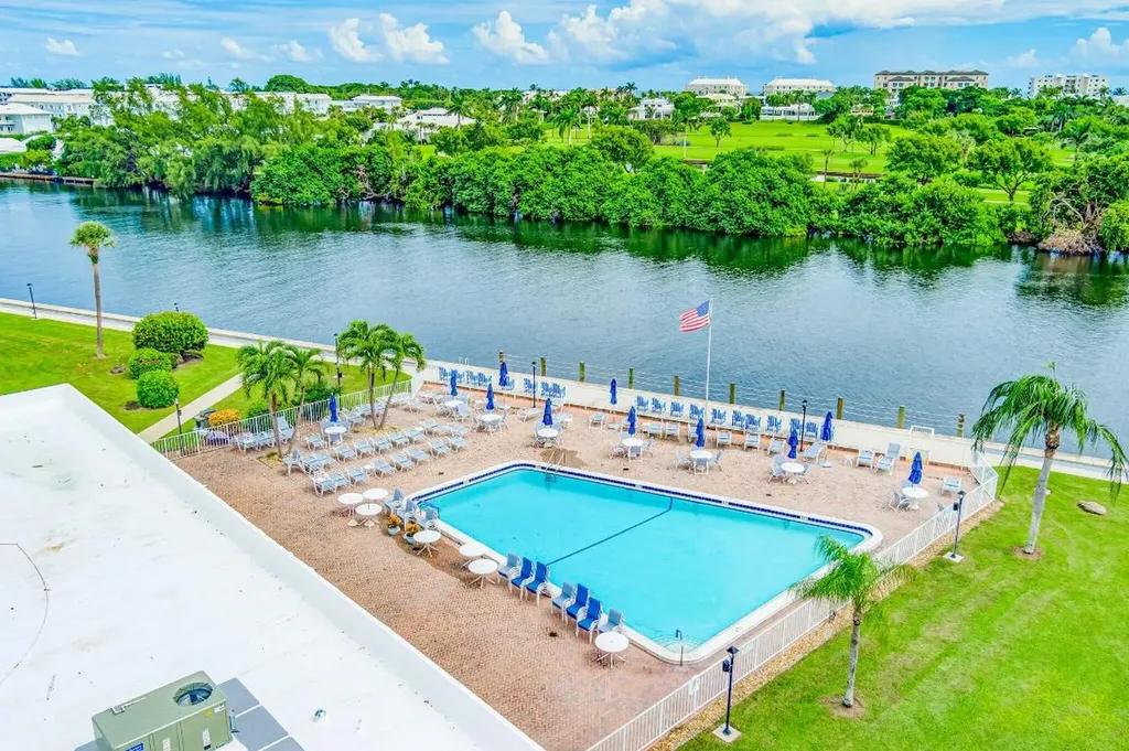 23 Colonial Club Drive Boynton Beach FL 33435