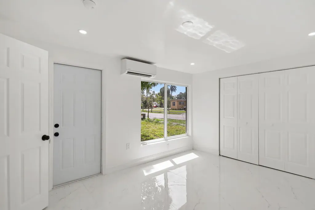 1530 NW 18th Court Fort Lauderdale FL 33311