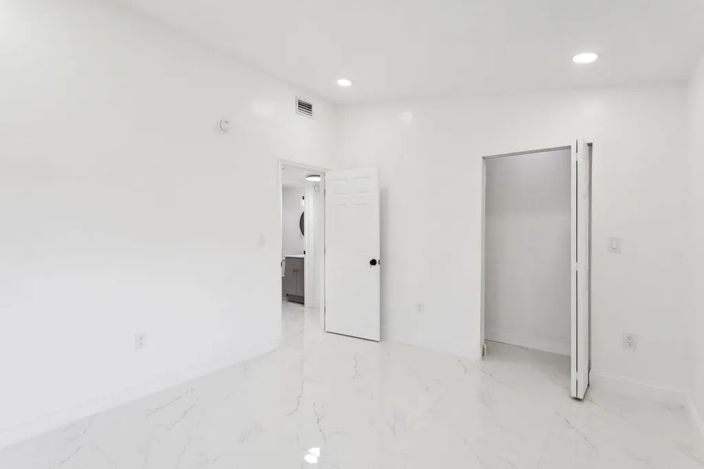 1530 NW 18th Court Fort Lauderdale FL 33311