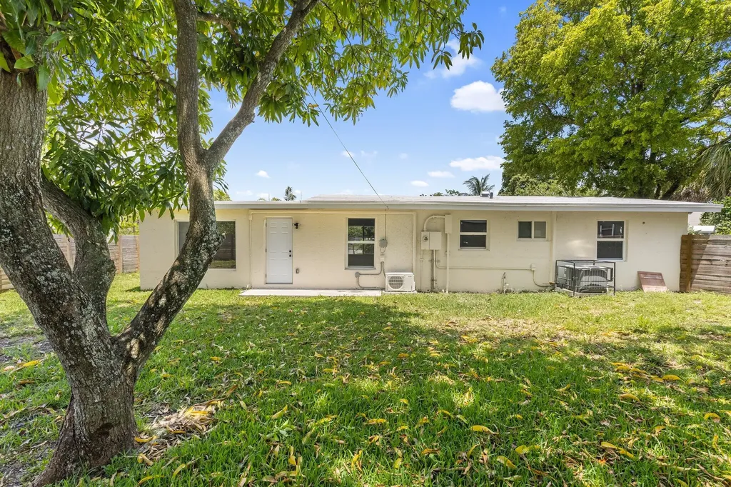 1530 NW 18th Court Fort Lauderdale FL 33311