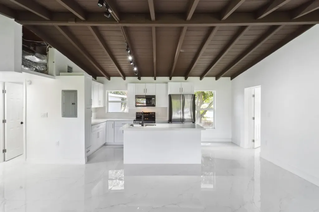 1530 NW 18th Court Fort Lauderdale FL 33311