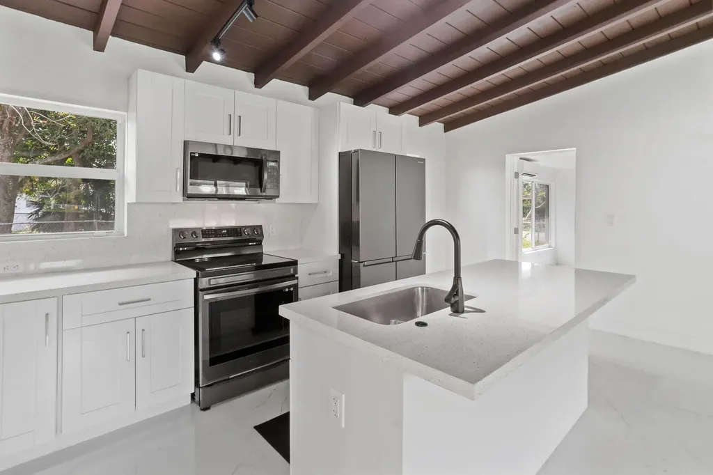 1530 NW 18th Court Fort Lauderdale FL 33311