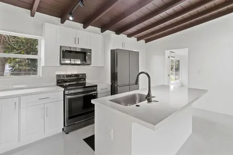 1530 NW 18th Court Fort Lauderdale FL 33311