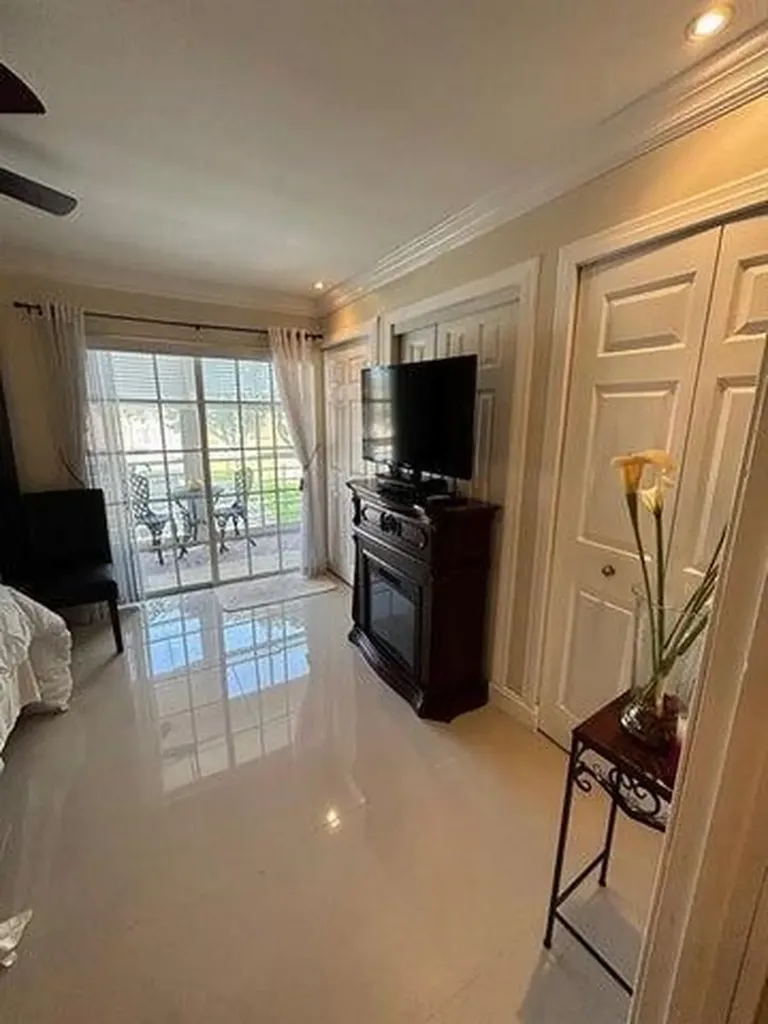 9141 Sunrise Lakes Boulevard Sunrise FL 33322