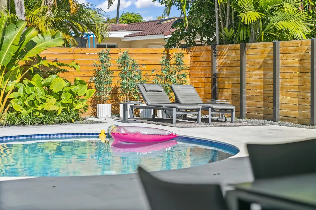 2451 NE 199th Street Miami FL 33180