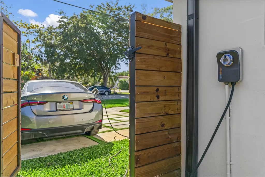 2451 NE 199th Street Miami FL 33180