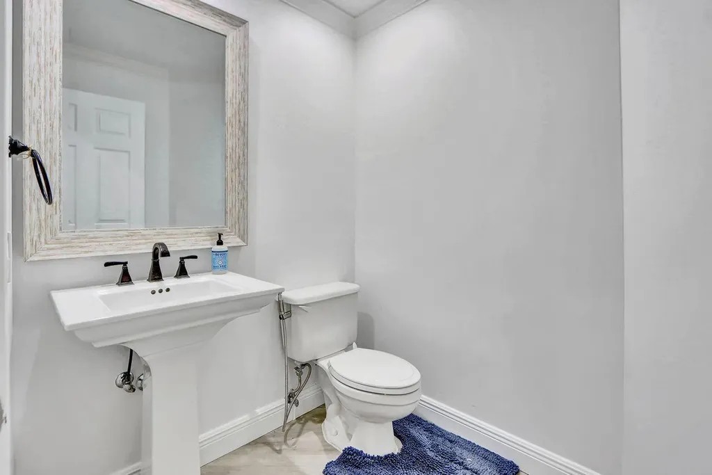 6631 NW 43rd Terrace Boca Raton FL 33496