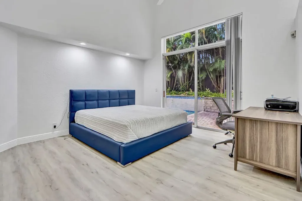 6631 NW 43rd Terrace Boca Raton FL 33496