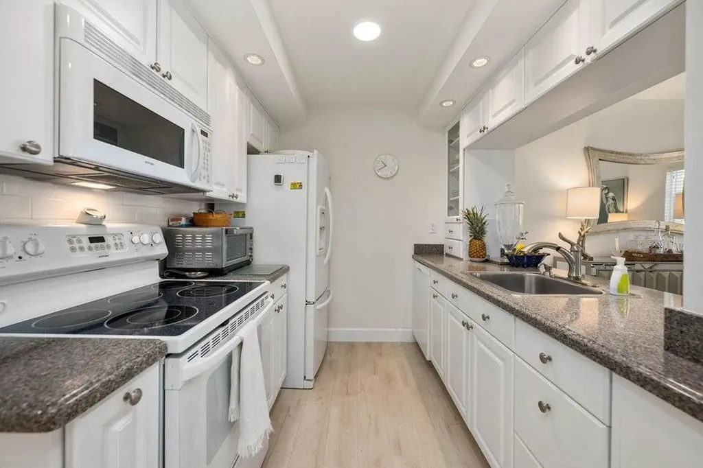 250 NE 20th Street Boca Raton FL 33431