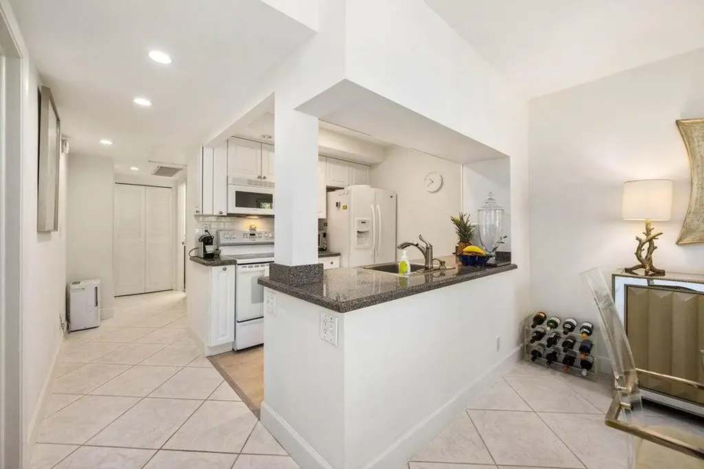 250 NE 20th Street Boca Raton FL 33431
