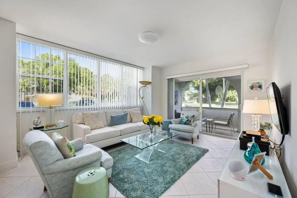 250 NE 20th Street Boca Raton FL 33431
