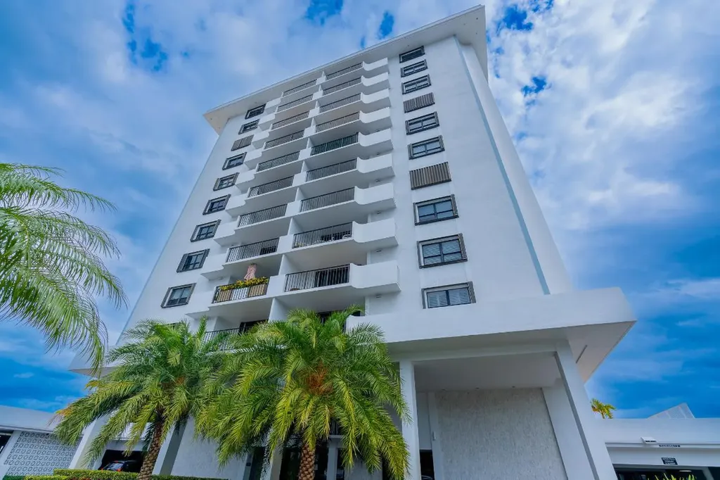1208 Marine Way North Palm Beach FL 33408