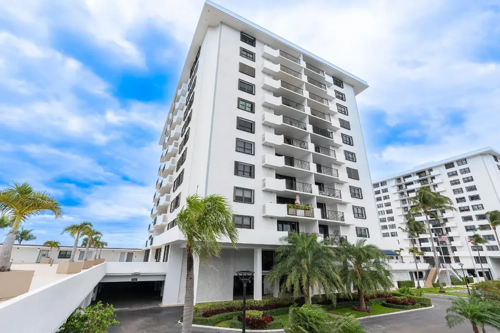 1208 Marine Way North Palm Beach FL 33408