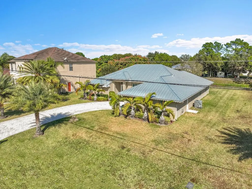1265 SW Milan Lane Port St Lucie FL 34953