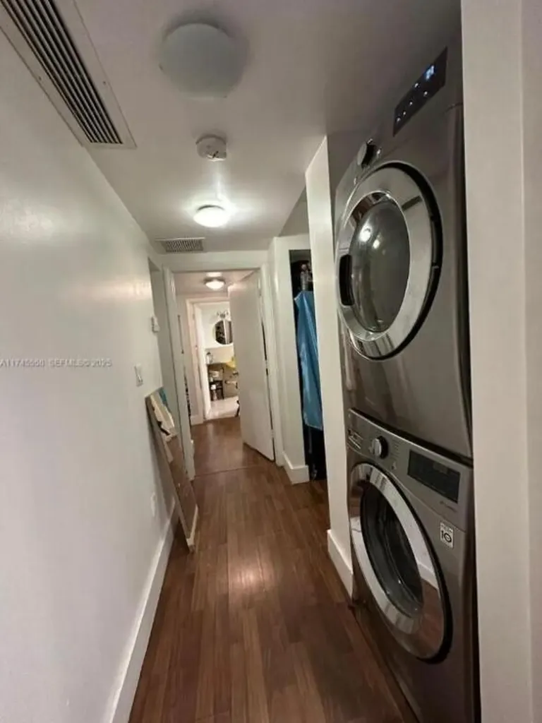 7025 Rue Granville Miami Beach FL 33141