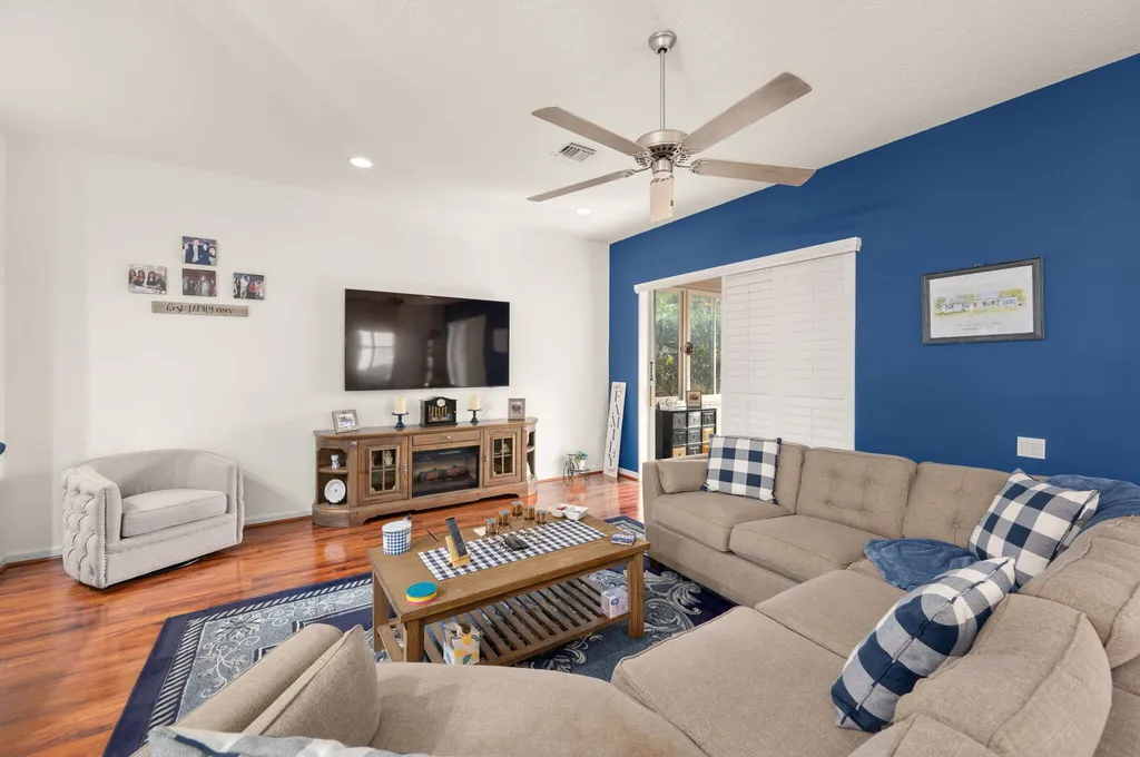 305 NW Springview Loop Port St Lucie FL 34986