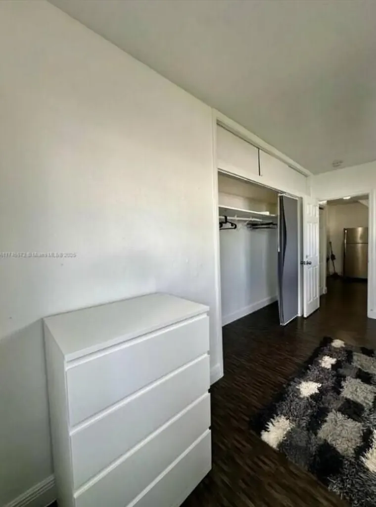 7035 Rue Granville Miami Beach FL 33141
