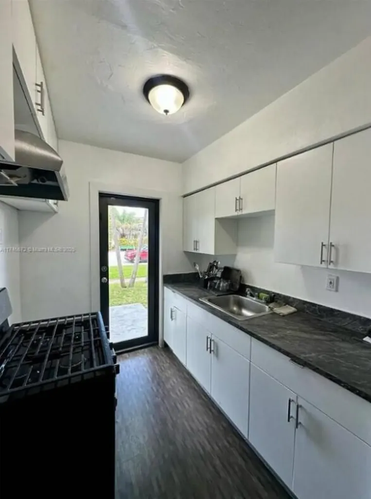 7035 Rue Granville Miami Beach FL 33141