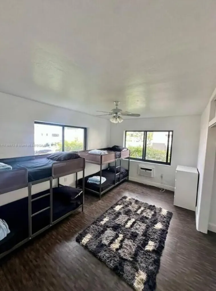 7035 Rue Granville Miami Beach FL 33141