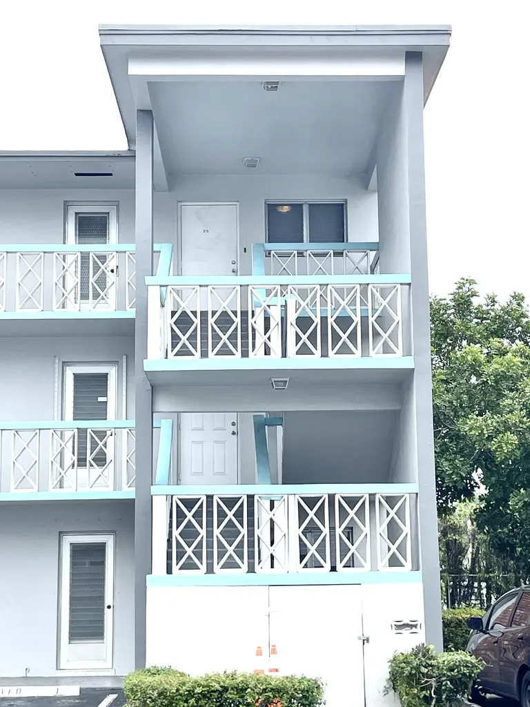 1021 Crystal Lake Drive Deerfield Beach FL 33064