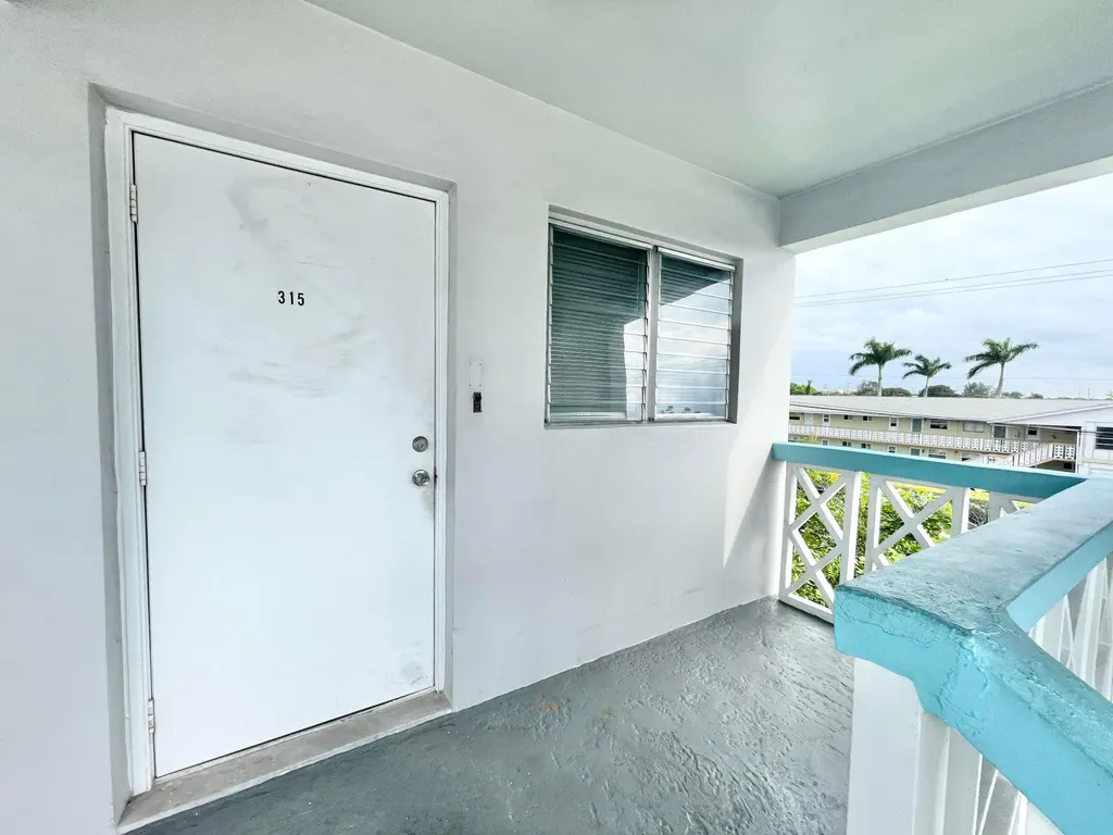 1021 Crystal Lake Drive Deerfield Beach FL 33064