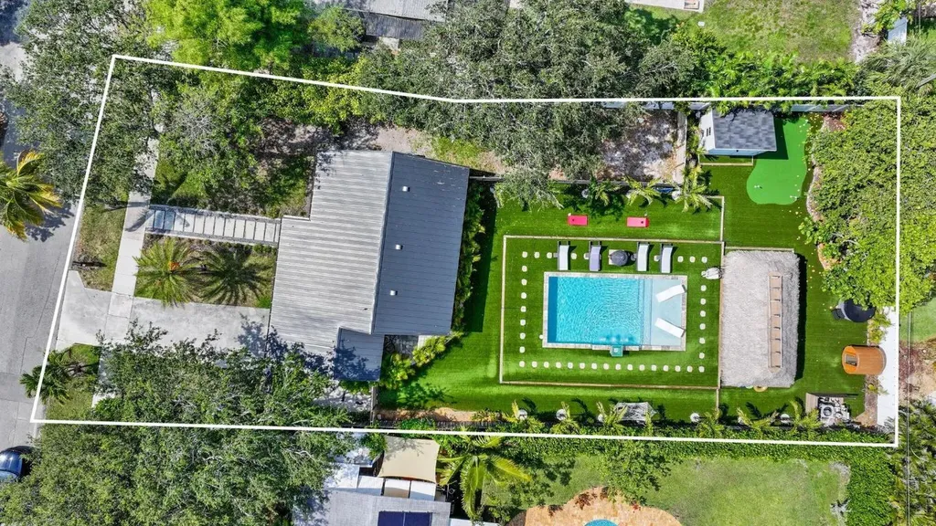1646 NE 3rd Avenue Delray Beach FL 33444