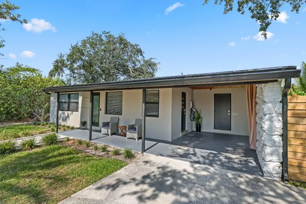 1646 NE 3rd Avenue Delray Beach FL 33444