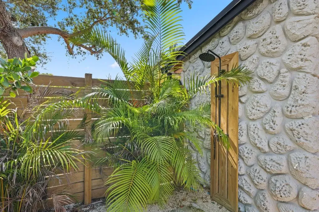 1646 NE 3rd Avenue Delray Beach FL 33444