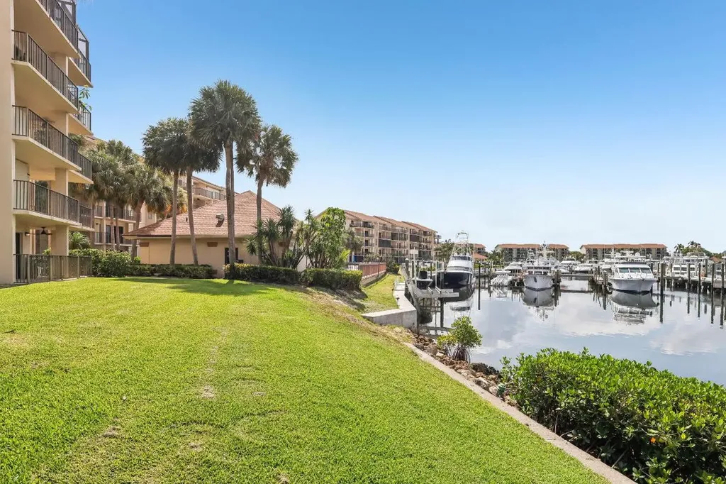 1601 Marina Isle Way Jupiter FL 33477