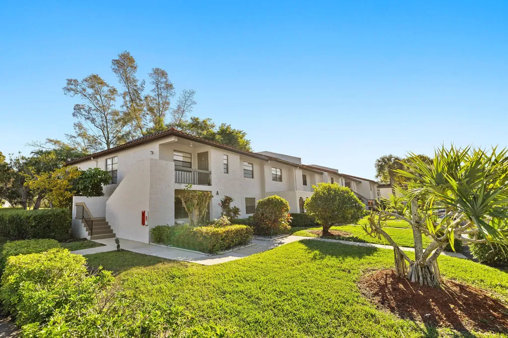9193 Pecky Cypress Lane Boca Raton FL 33428