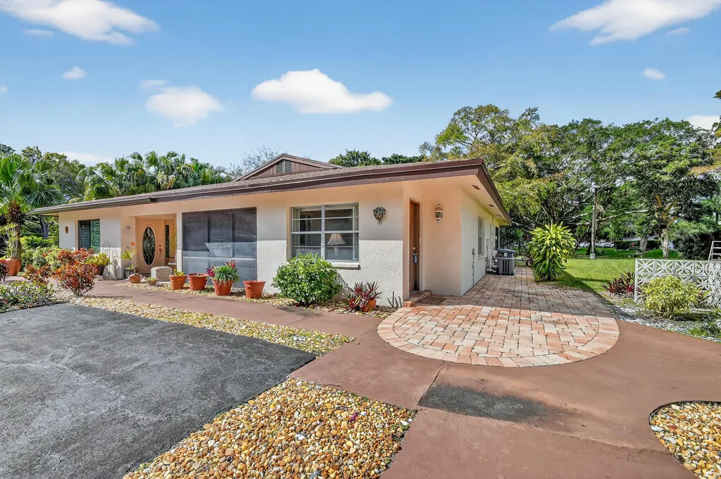 5199 Rose Hill Drive Boynton Beach FL 33437