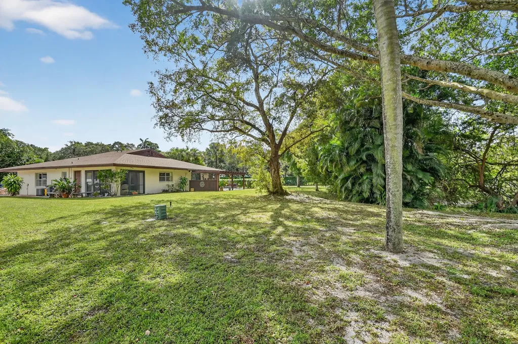 5199 Rose Hill Drive Boynton Beach FL 33437