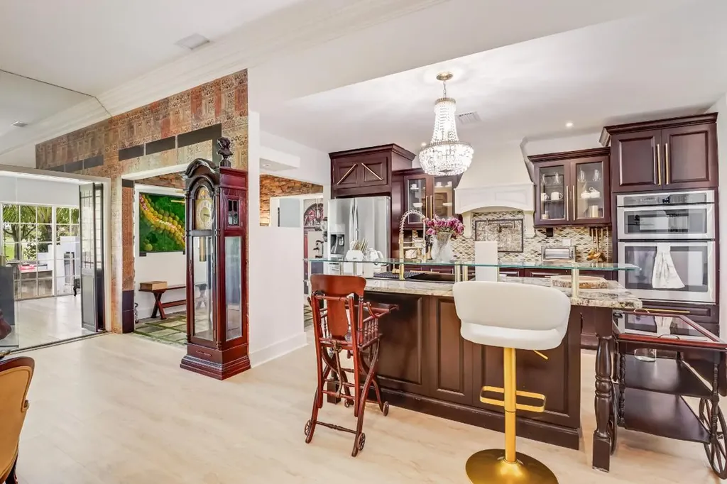 6590 Fountains Circle Lake Worth FL 33467