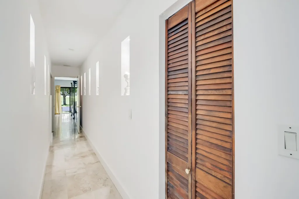 6590 Fountains Circle Lake Worth FL 33467