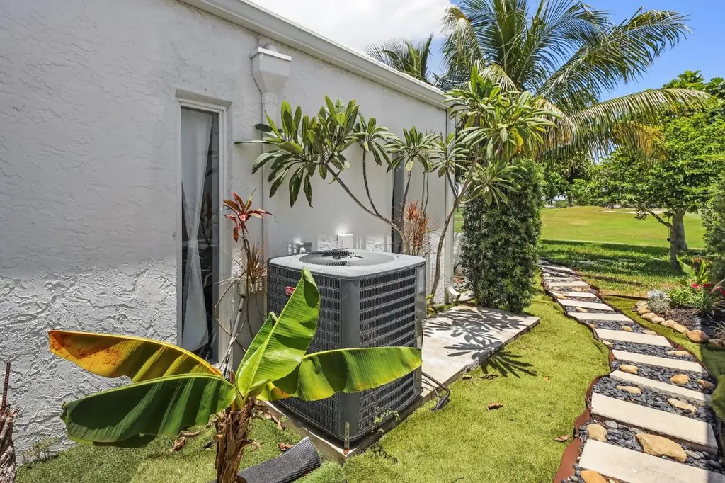 6590 Fountains Circle Lake Worth FL 33467