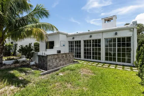 6590 Fountains Circle Lake Worth FL 33467