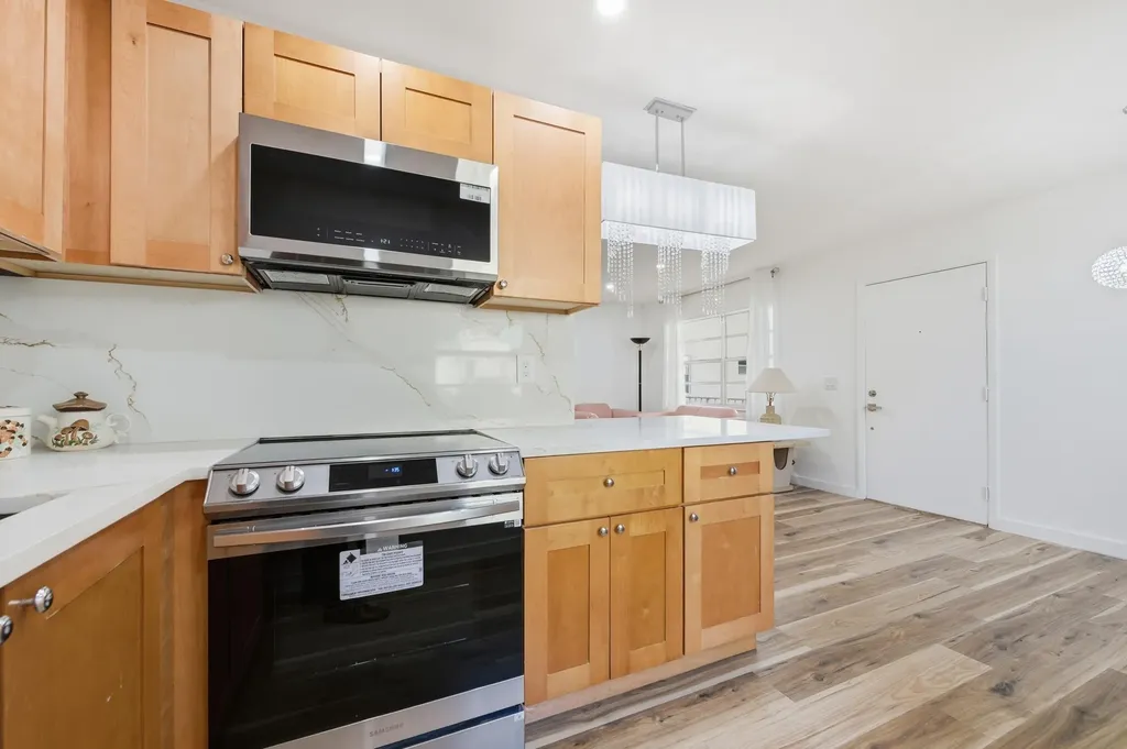 468 Normandy J Delray Beach FL 33484