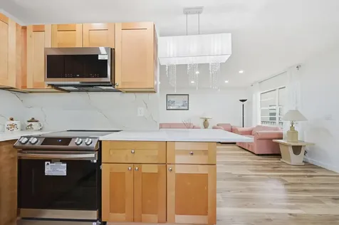 468 Normandy J Delray Beach FL 33484