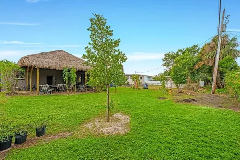 236 W 24th Street Riviera Beach FL 33404