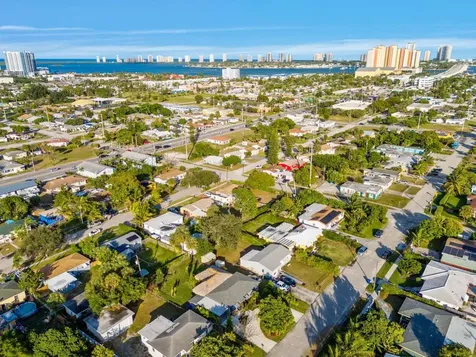 236 W 24th Street Riviera Beach FL 33404