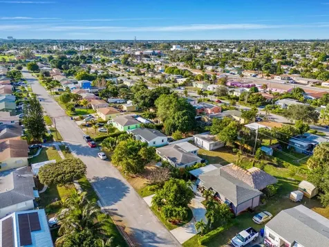 236 W 24th Street Riviera Beach FL 33404